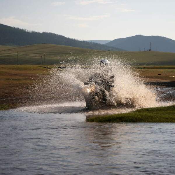 Motorradreisen Mongolei Enduroabenteuer Wüsten Wald